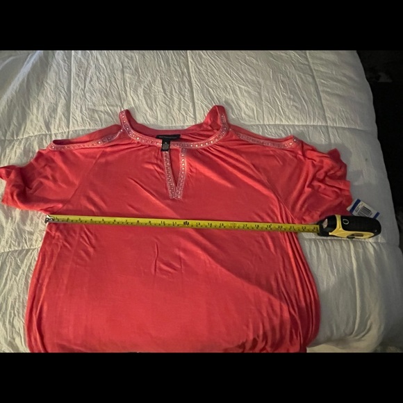 NWT-INC Women”s Top with Cold Shoulder & Key hole Neckline. Embroidered accents - Picture 9 of 9